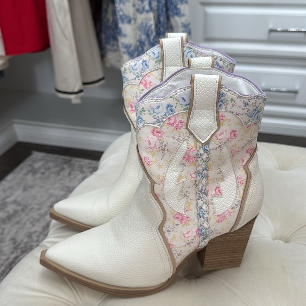 ALTAR’D state (MIA)  FLORAL BOOTS SIZE 6.5 Floral Cream  Boots - Picture 6 of 17